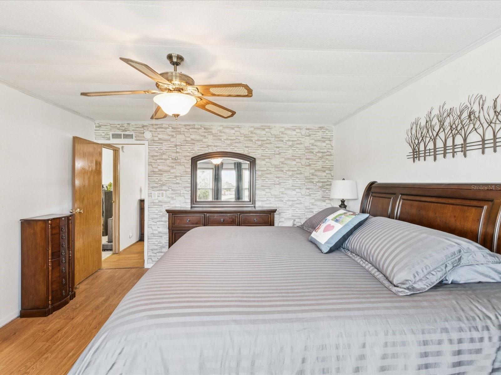 Image 22 of 47 For 14292 Adair Street