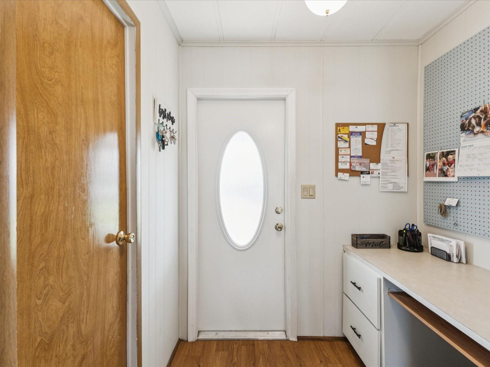 Image 6 of 47 For 14292 Adair Street