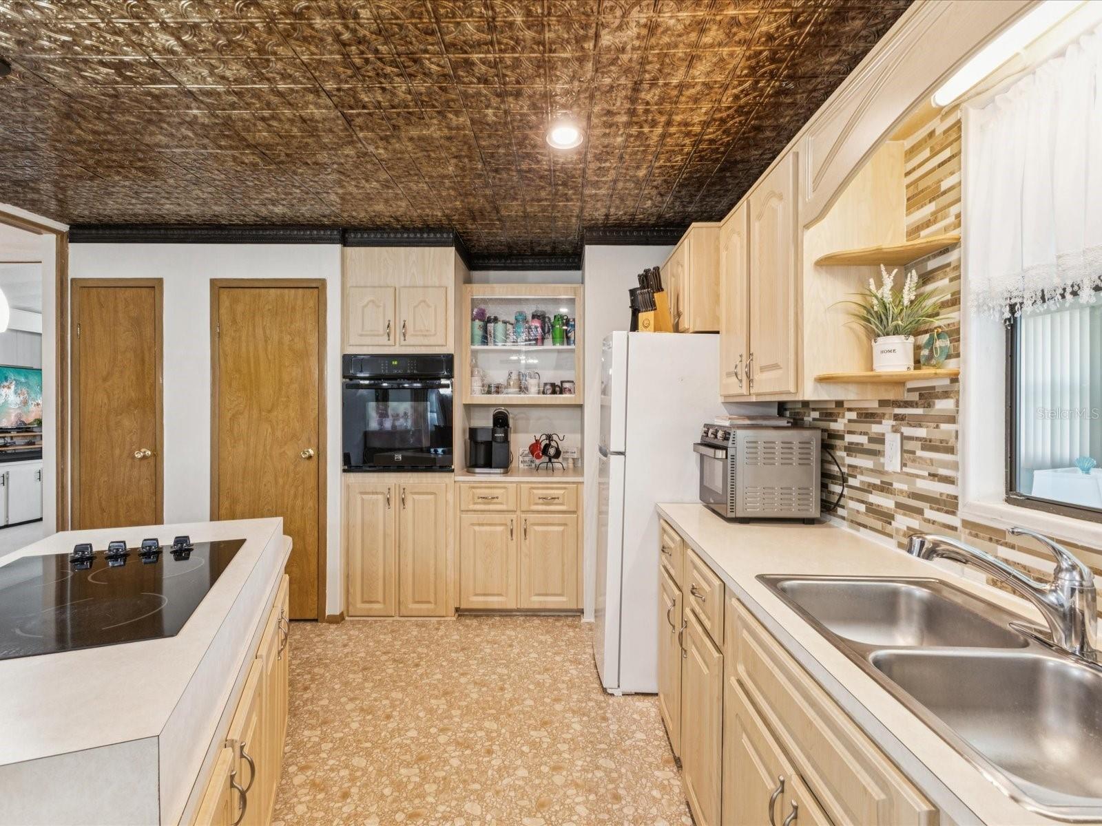 Image 9 of 47 For 14292 Adair Street