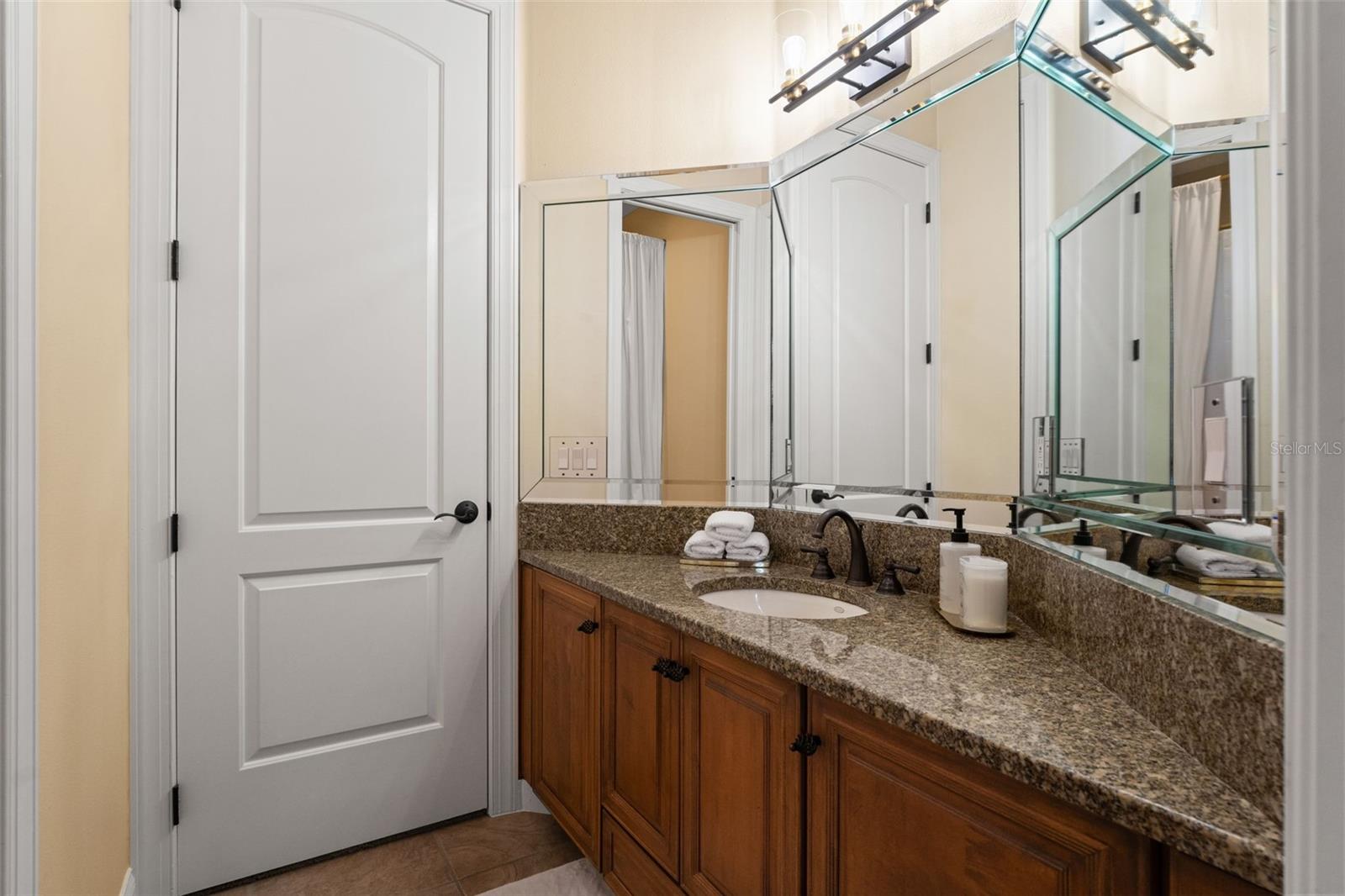 Image 36 of 58 For 14042 Grandeur Way