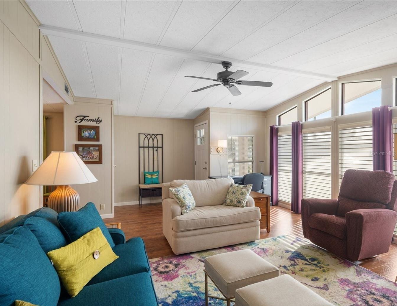 Listing photo id 8 for 14327 Starcross Street