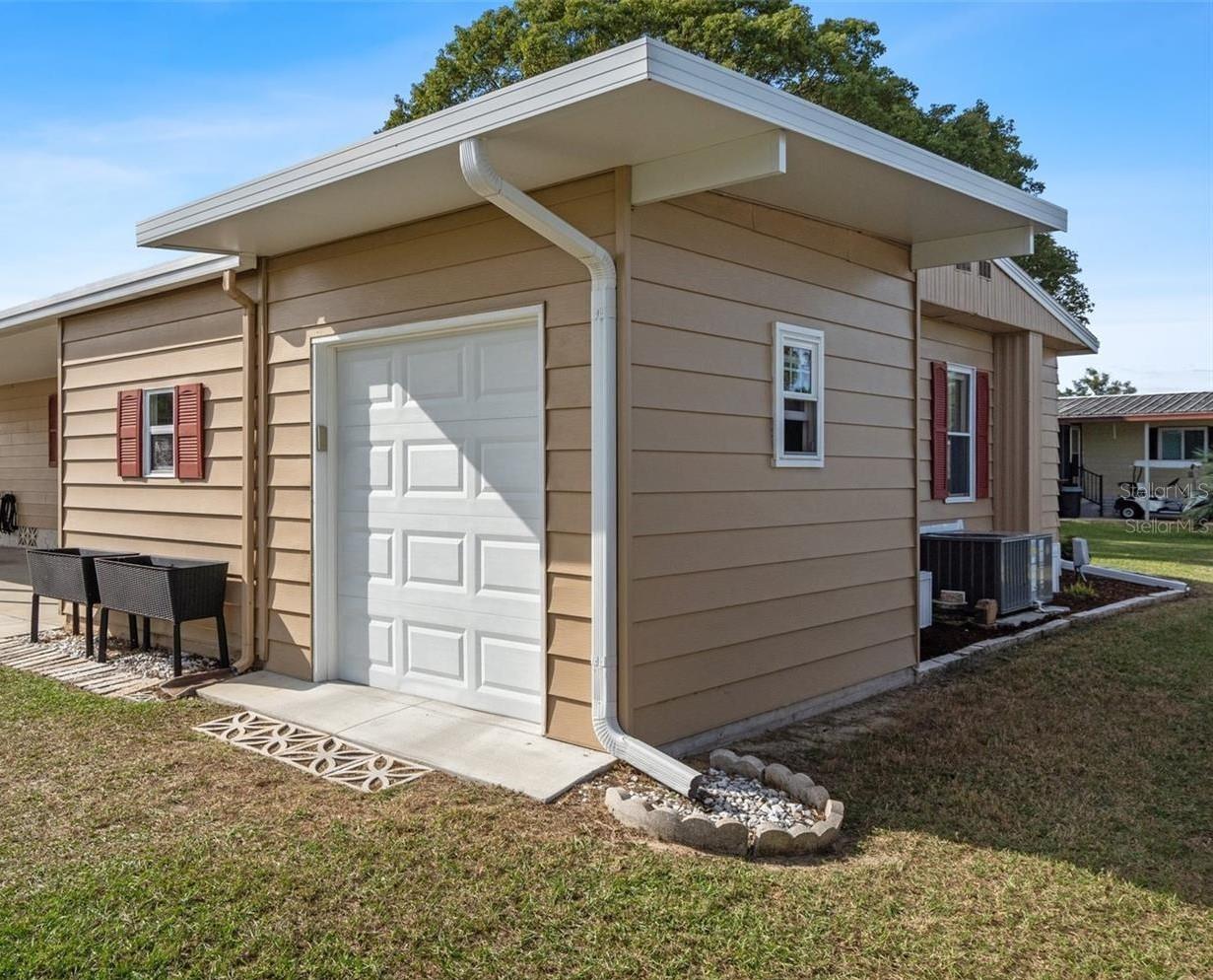 Listing photo id 17 for 14327 Starcross Street