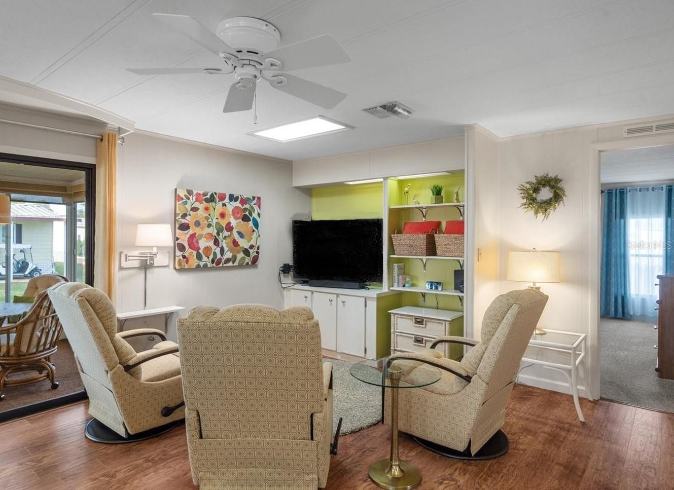 Listing photo id 18 for 14327 Starcross Street
