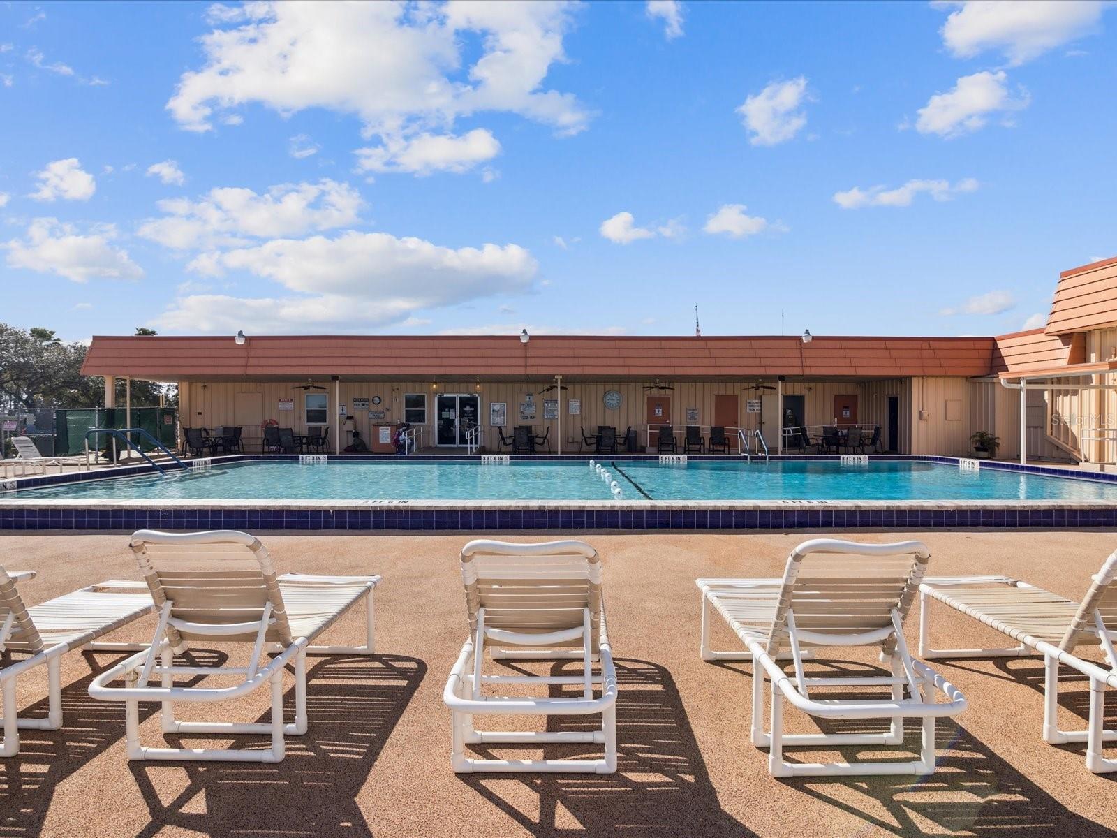 Listing photo id 28 for 14327 Starcross Street
