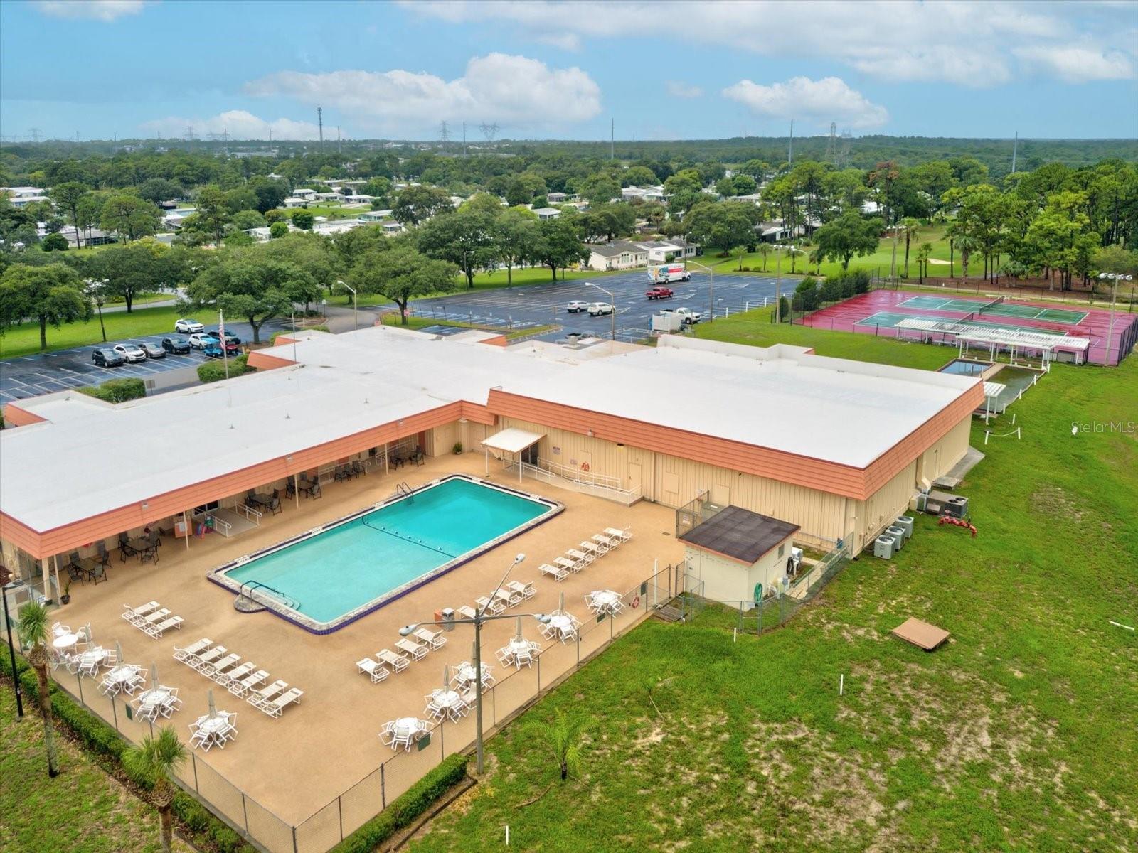 Listing photo id 30 for 14327 Starcross Street