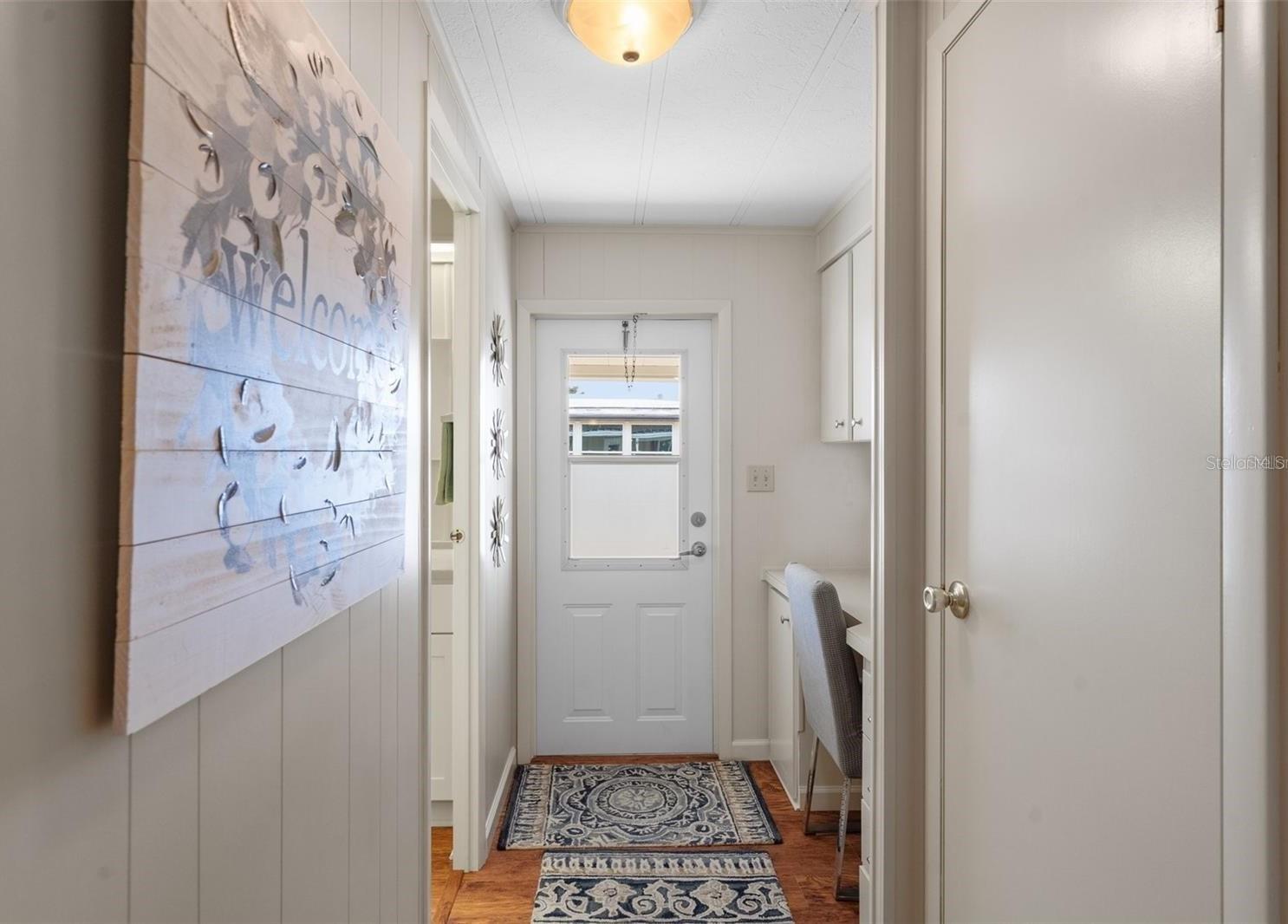 Listing photo id 6 for 14327 Starcross Street