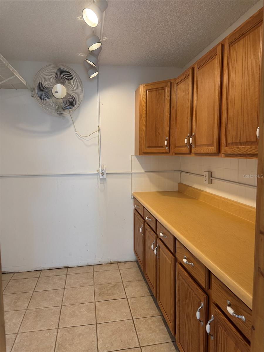 Image 16 of 48 For 4518 Garnet Drive 201