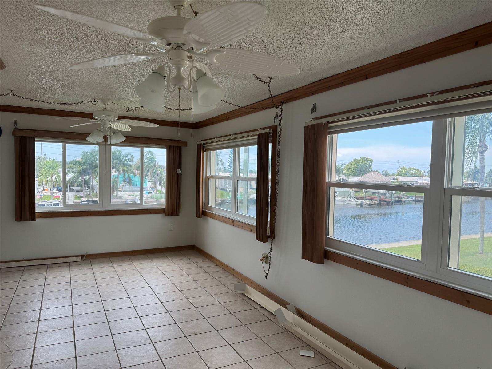 Image 21 of 48 For 4518 Garnet Drive 201