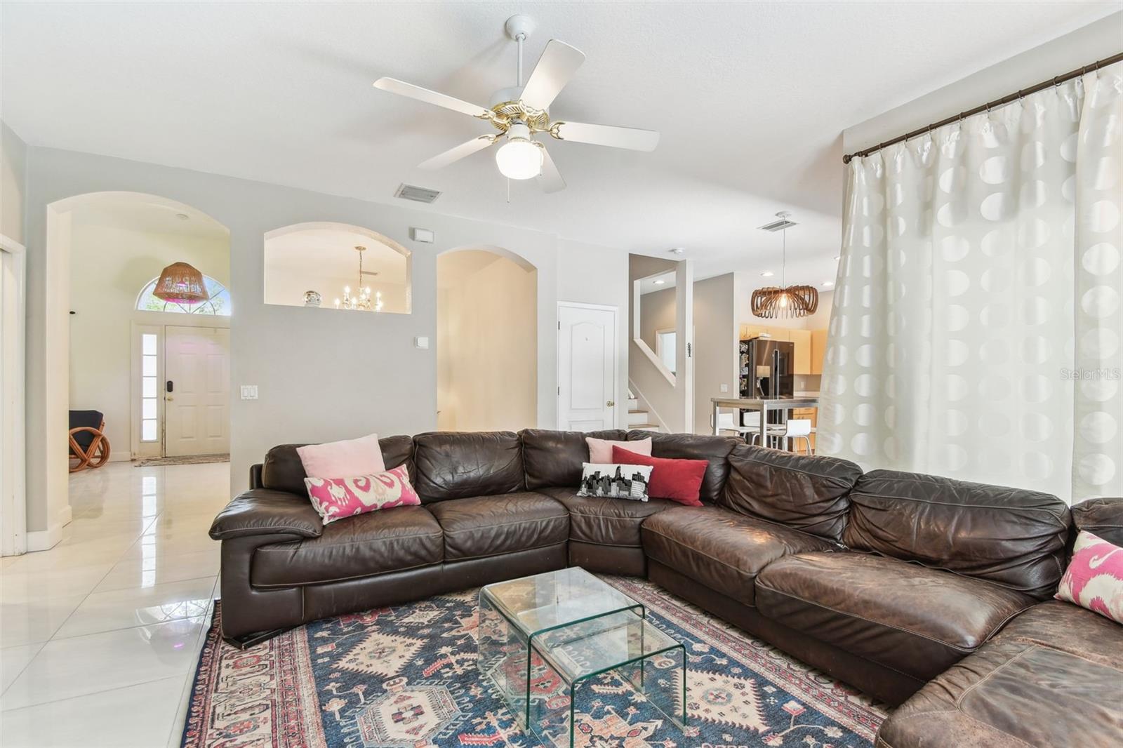Listing photo id 12 for 1120 Bluffs Circle