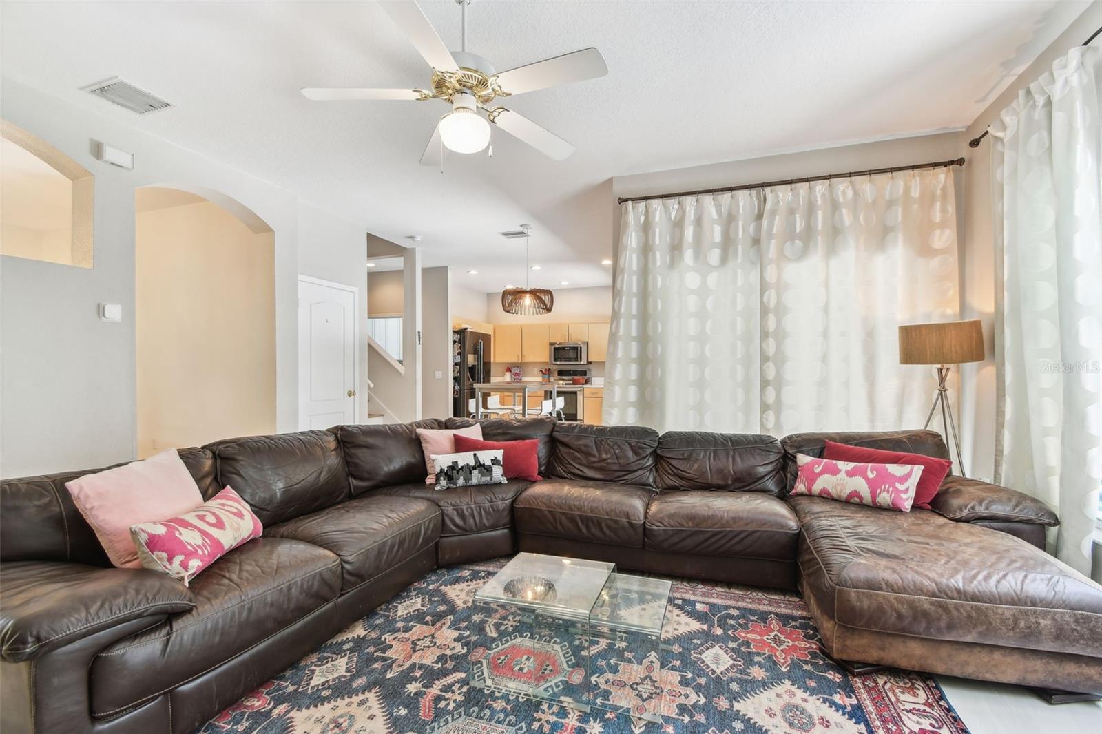 Listing photo id 13 for 1120 Bluffs Circle