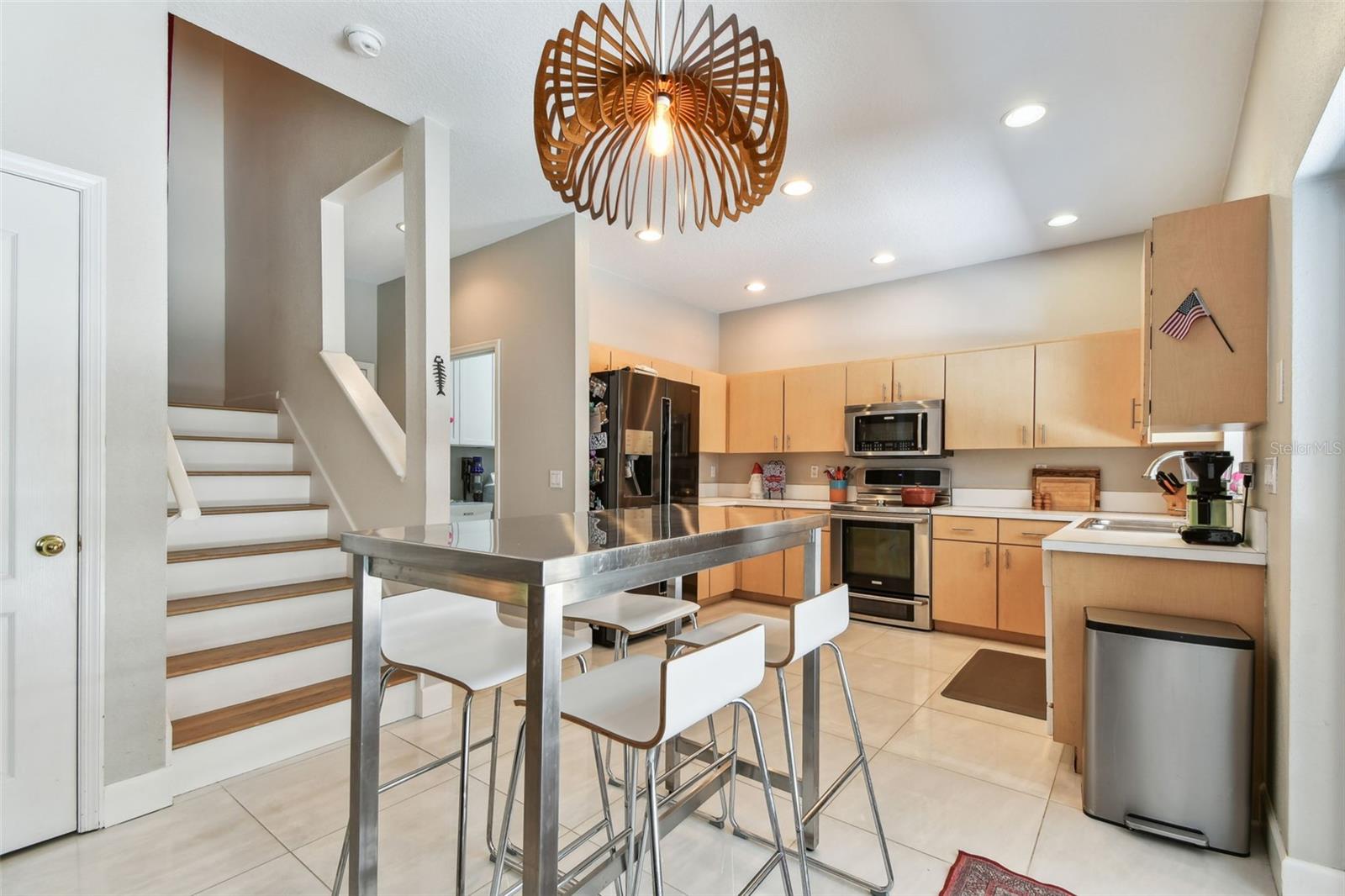 Listing photo id 15 for 1120 Bluffs Circle