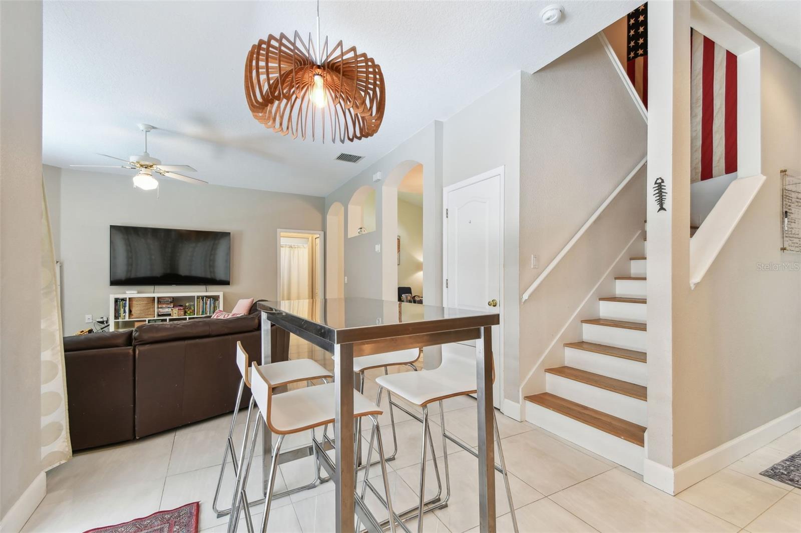 Listing photo id 16 for 1120 Bluffs Circle