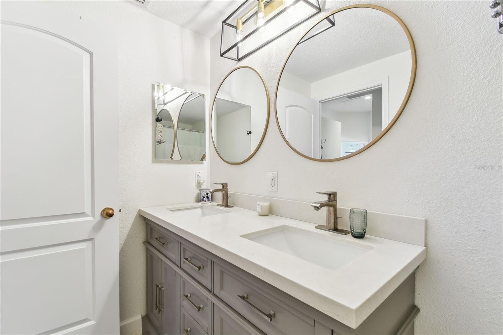 Listing photo id 41 for 1120 Bluffs Circle
