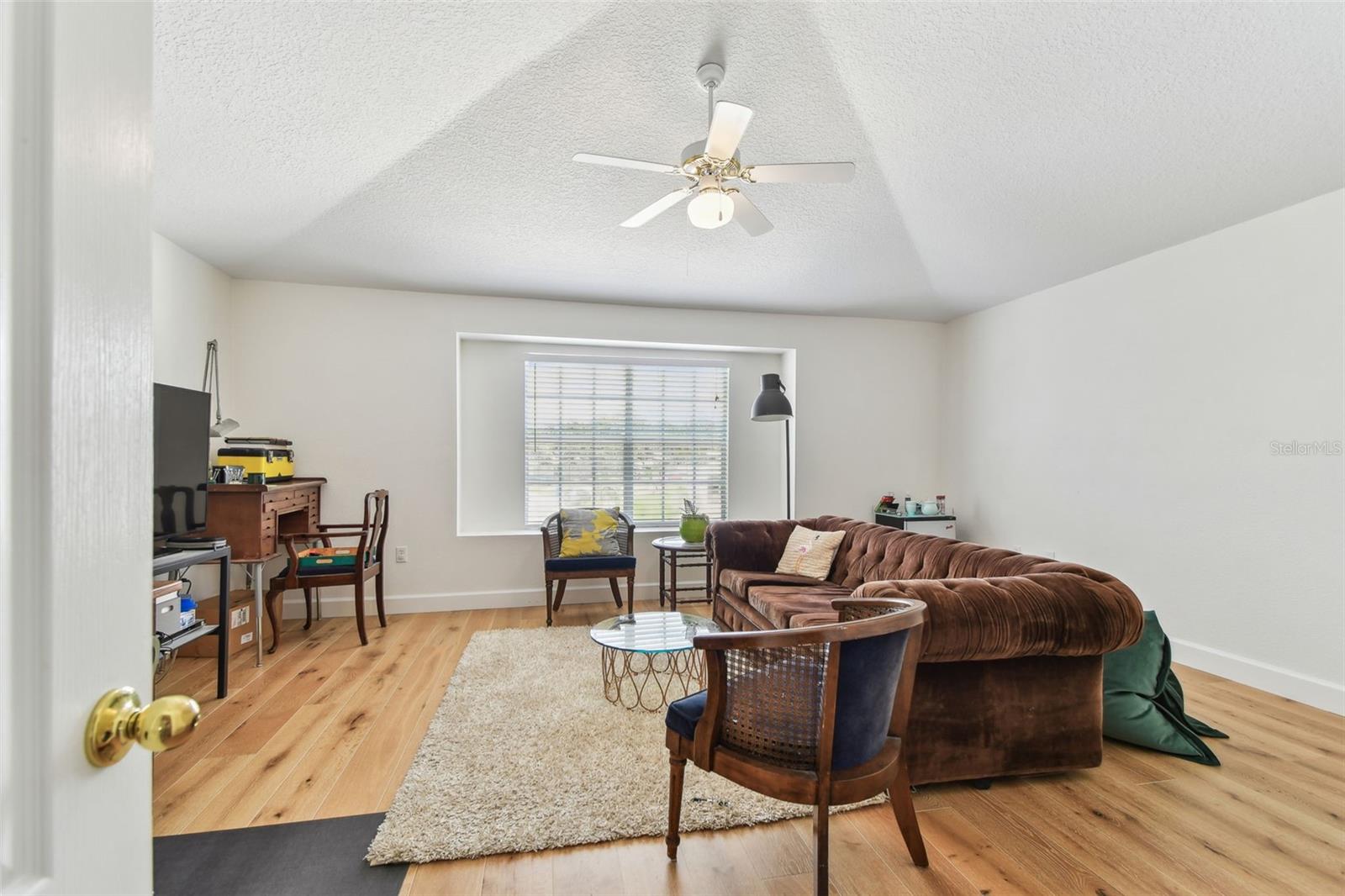 Listing photo id 42 for 1120 Bluffs Circle