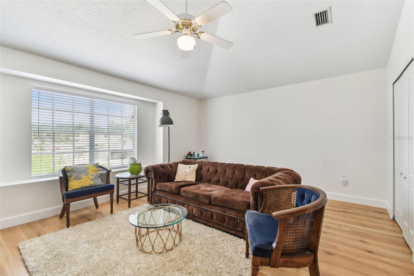 Listing photo id 43 for 1120 Bluffs Circle