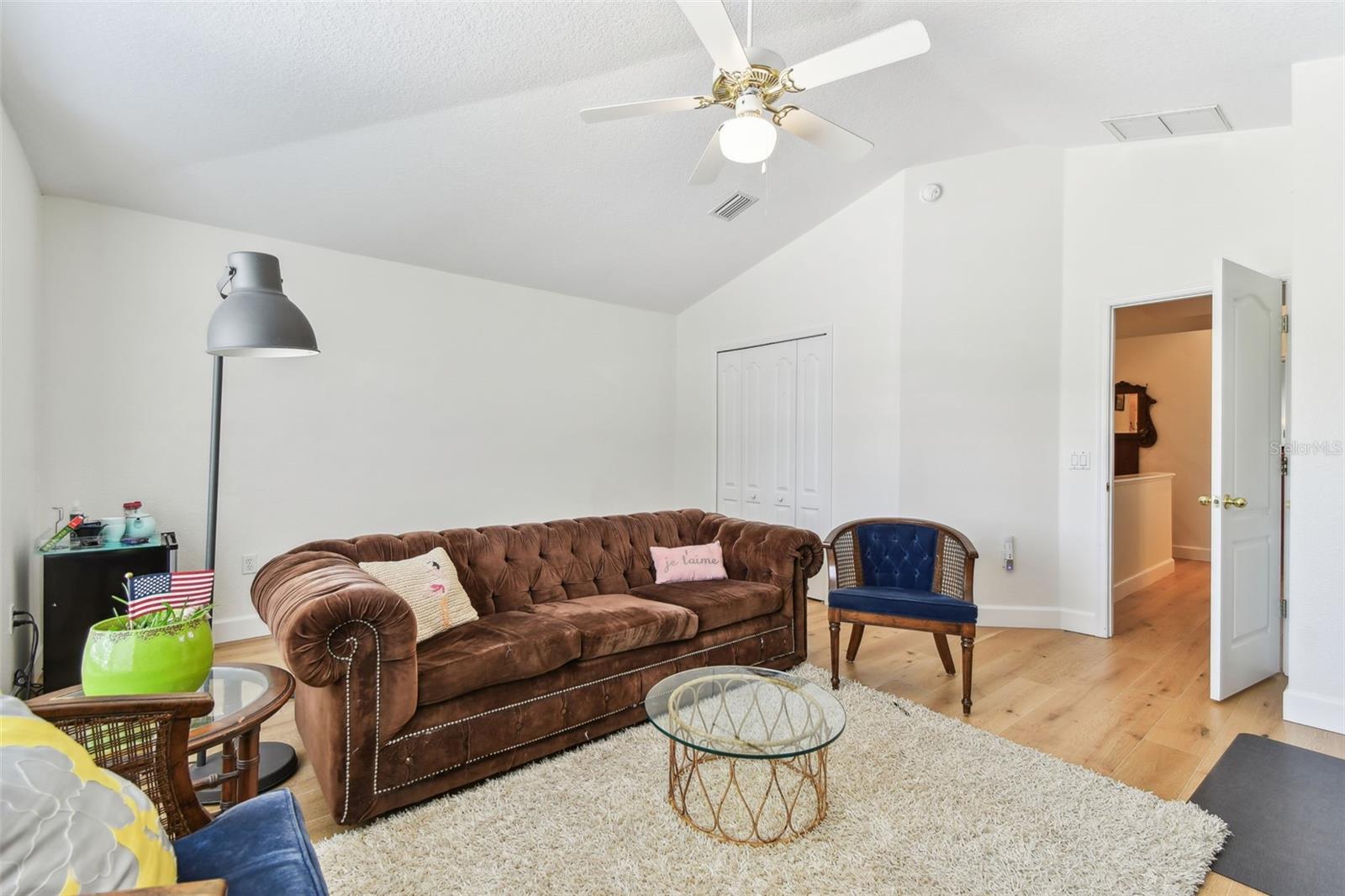 Listing photo id 44 for 1120 Bluffs Circle