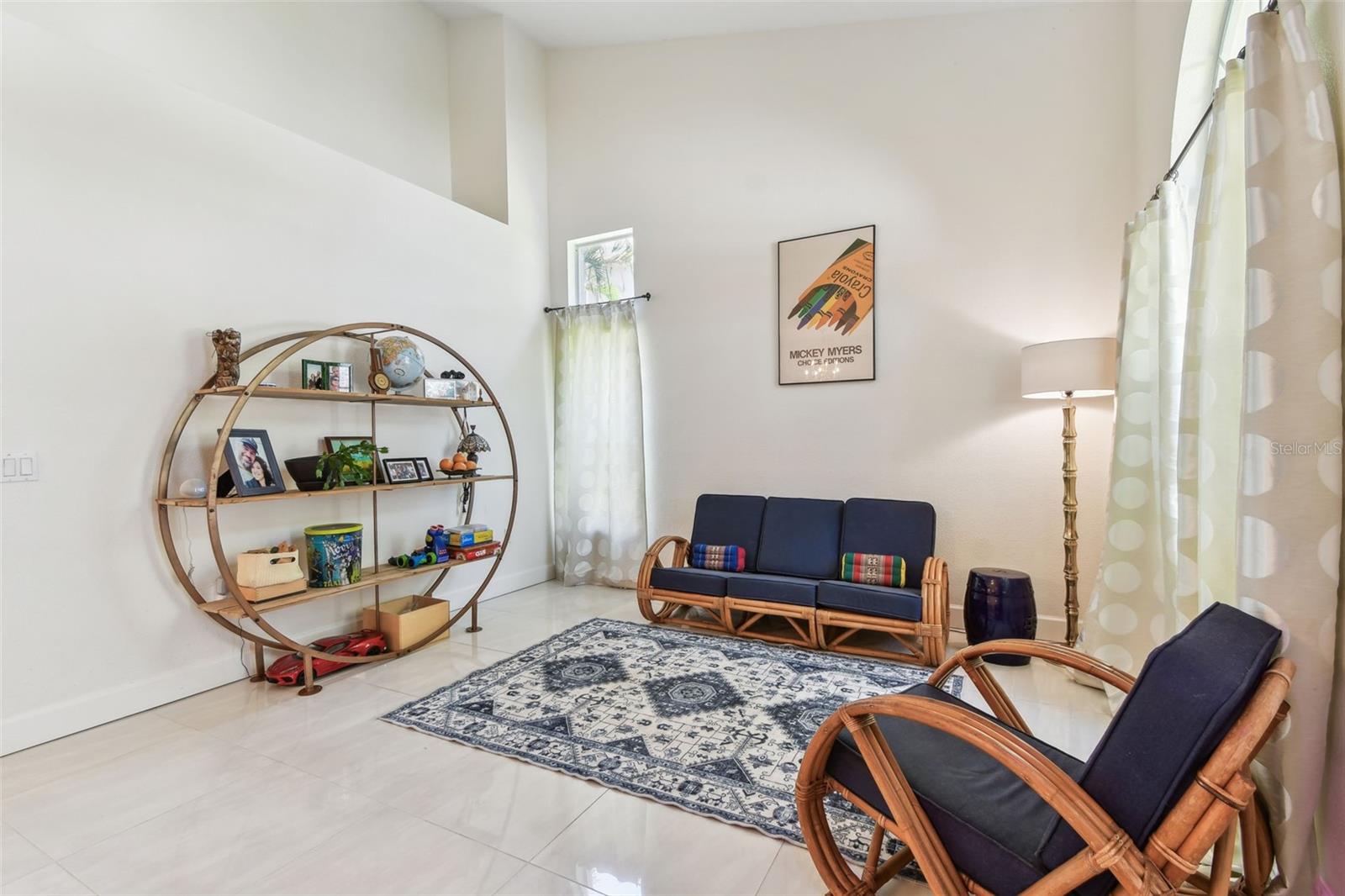 Listing photo id 3 for 1120 Bluffs Circle