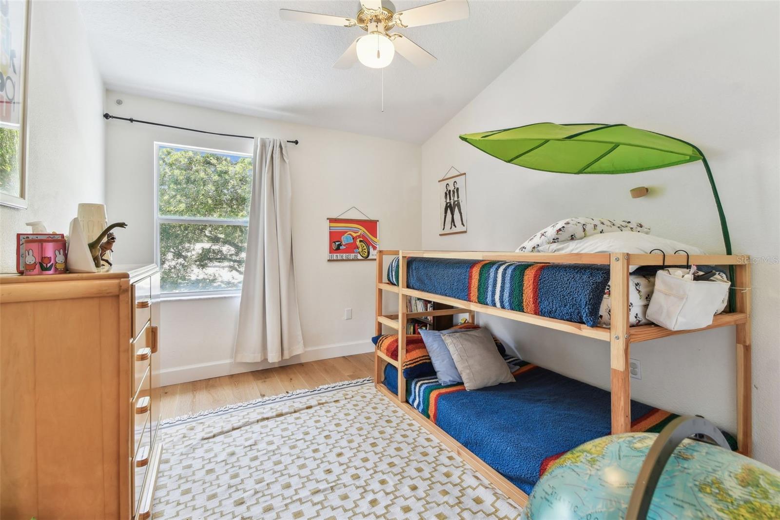 Listing photo id 52 for 1120 Bluffs Circle