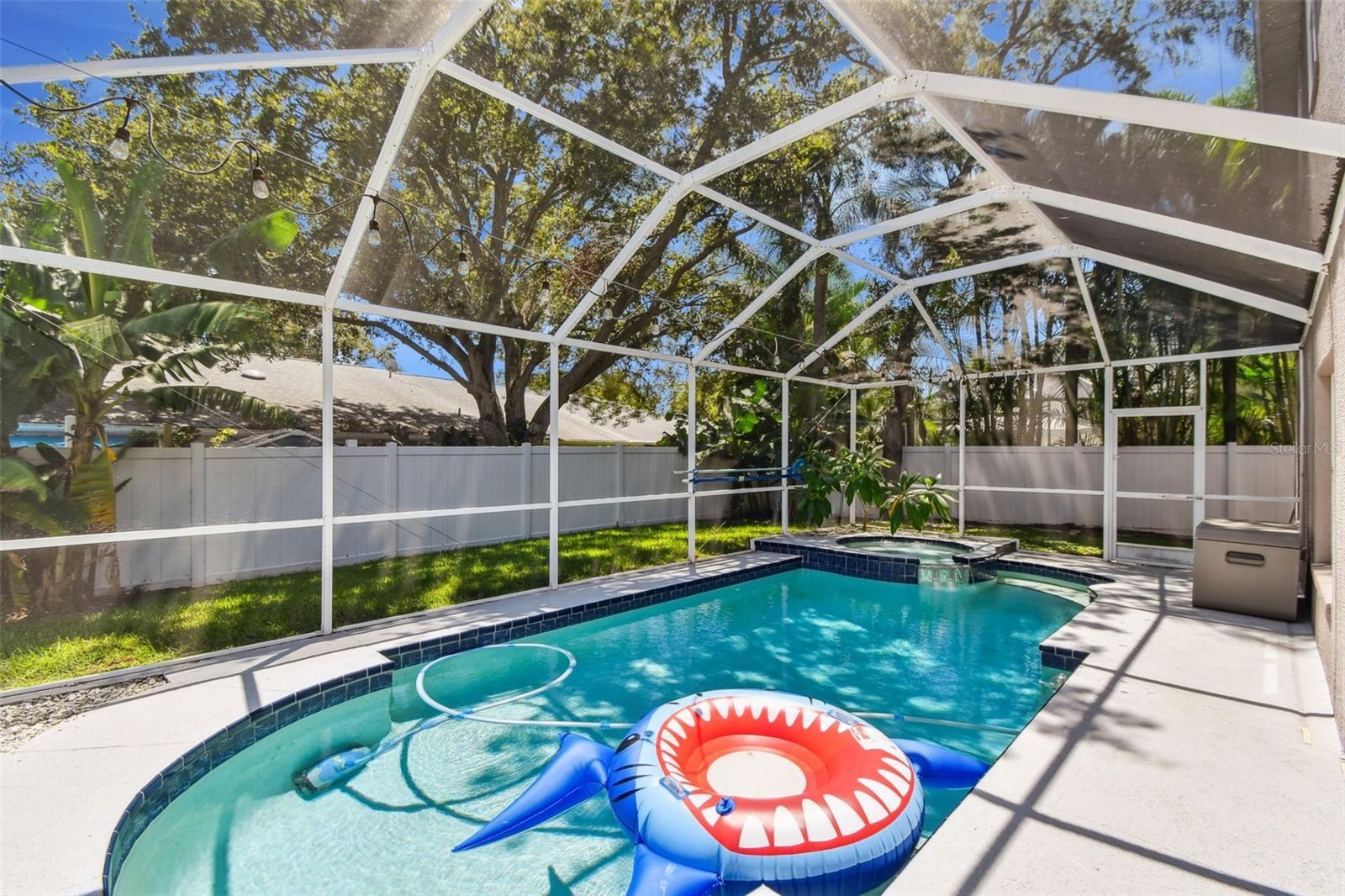 Listing photo id 57 for 1120 Bluffs Circle
