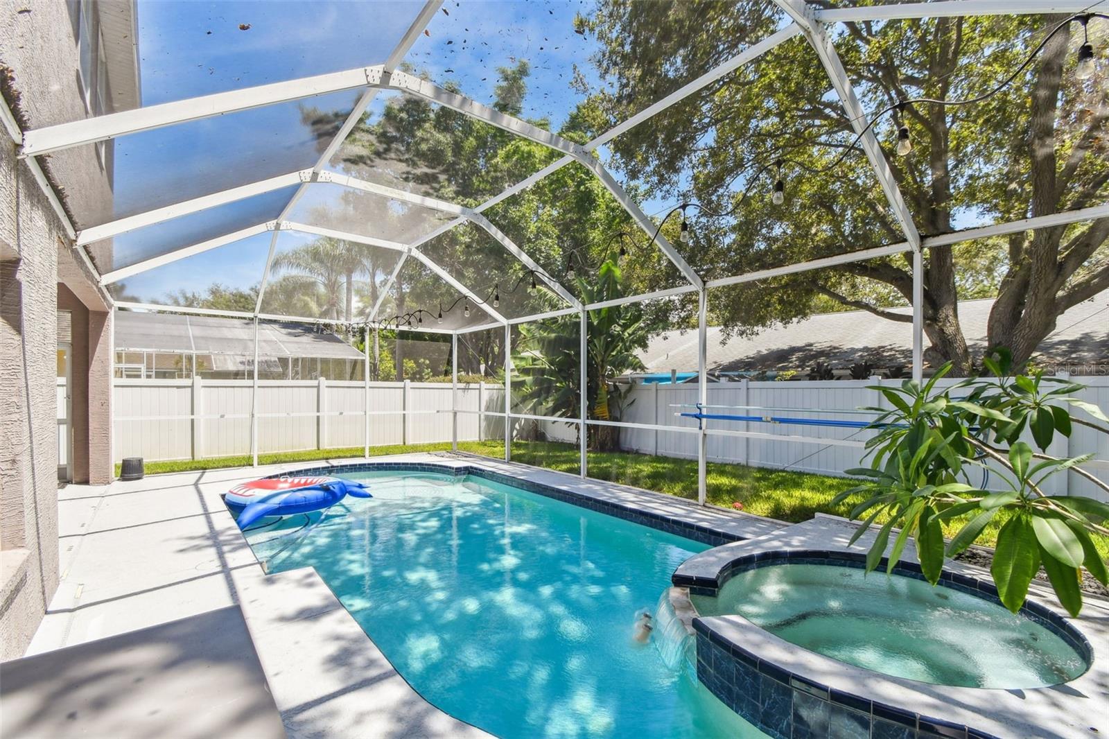 Listing photo id 58 for 1120 Bluffs Circle