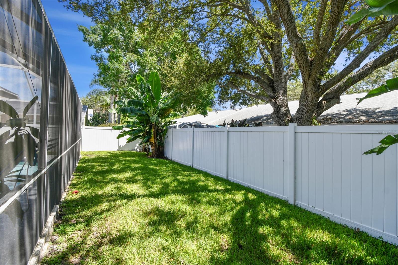 Listing photo id 62 for 1120 Bluffs Circle