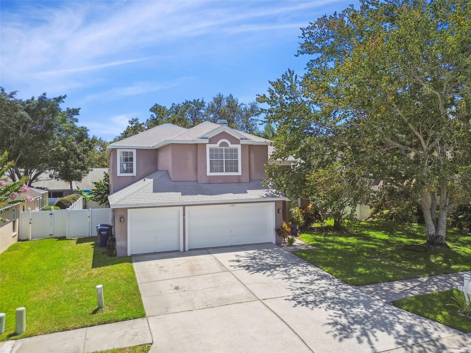 Listing photo id 64 for 1120 Bluffs Circle