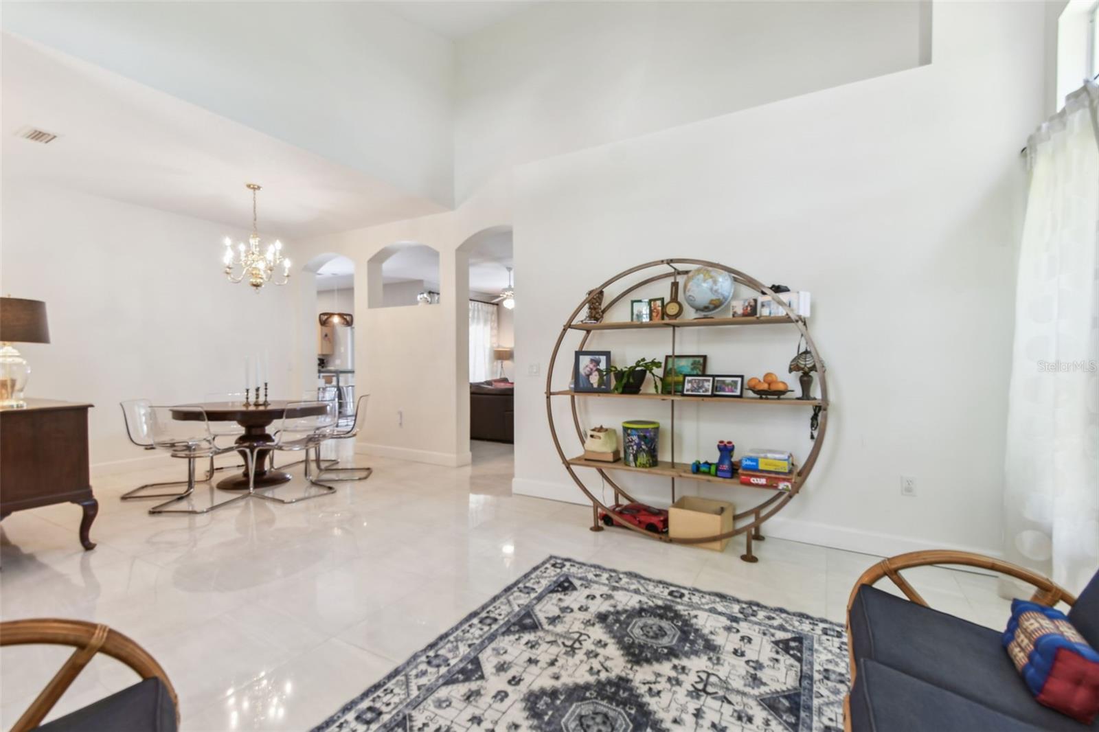 Listing photo id 5 for 1120 Bluffs Circle