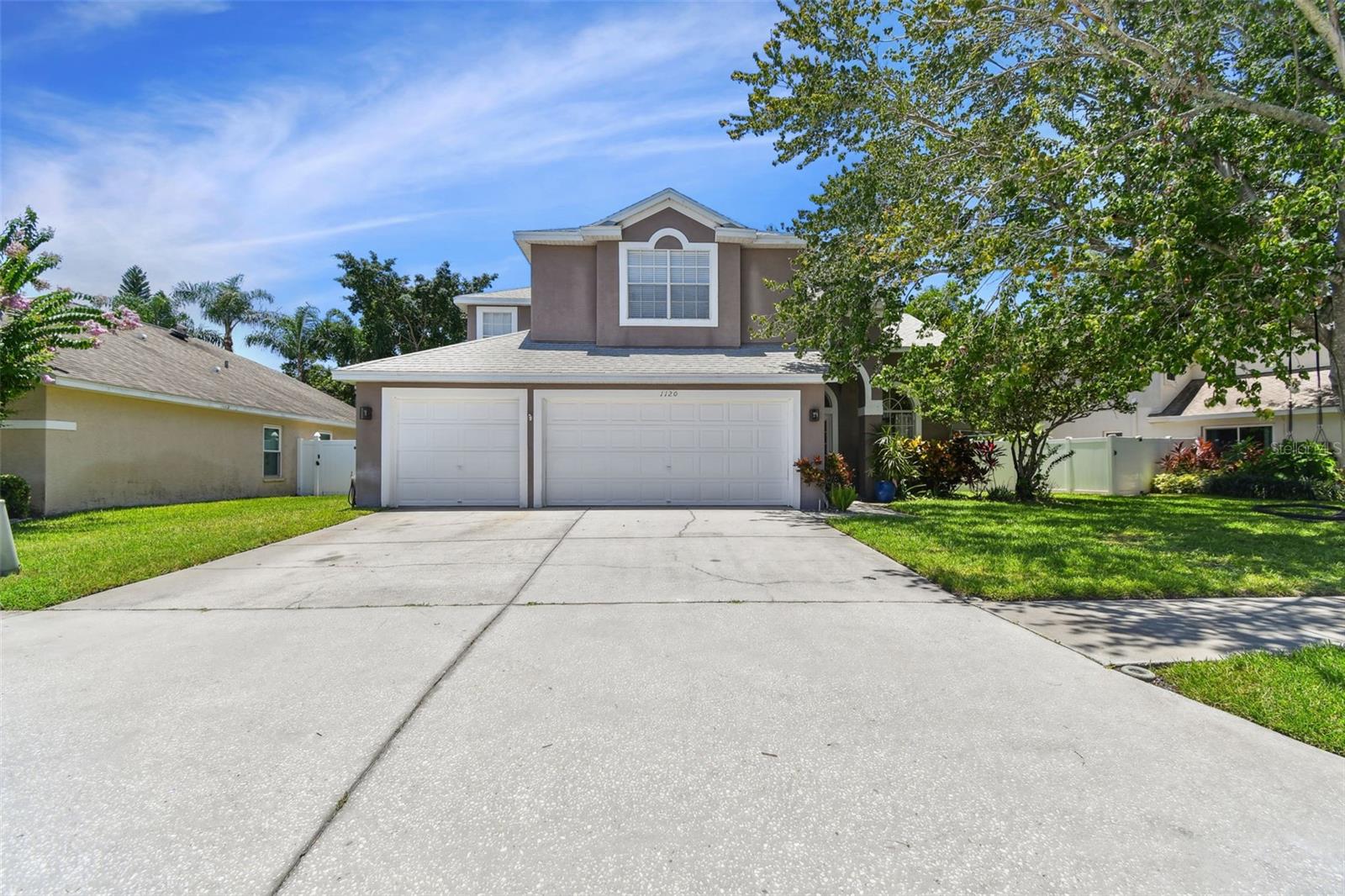 Listing photo id 70 for 1120 Bluffs Circle