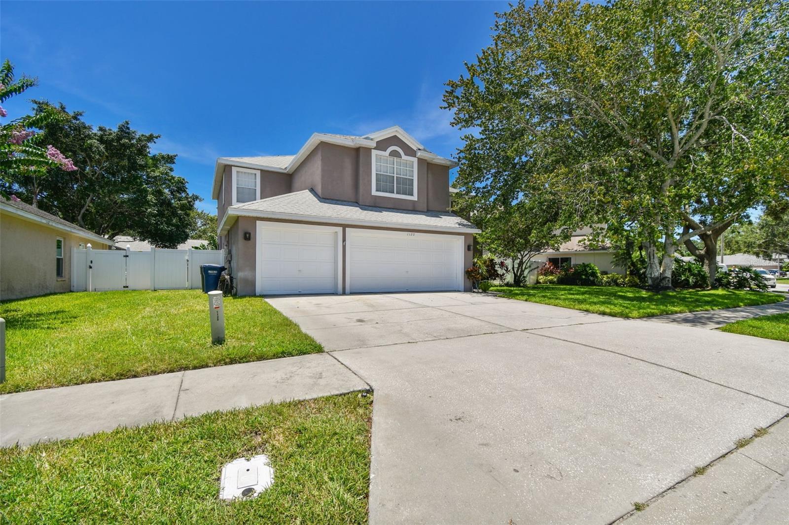 Listing photo id 71 for 1120 Bluffs Circle