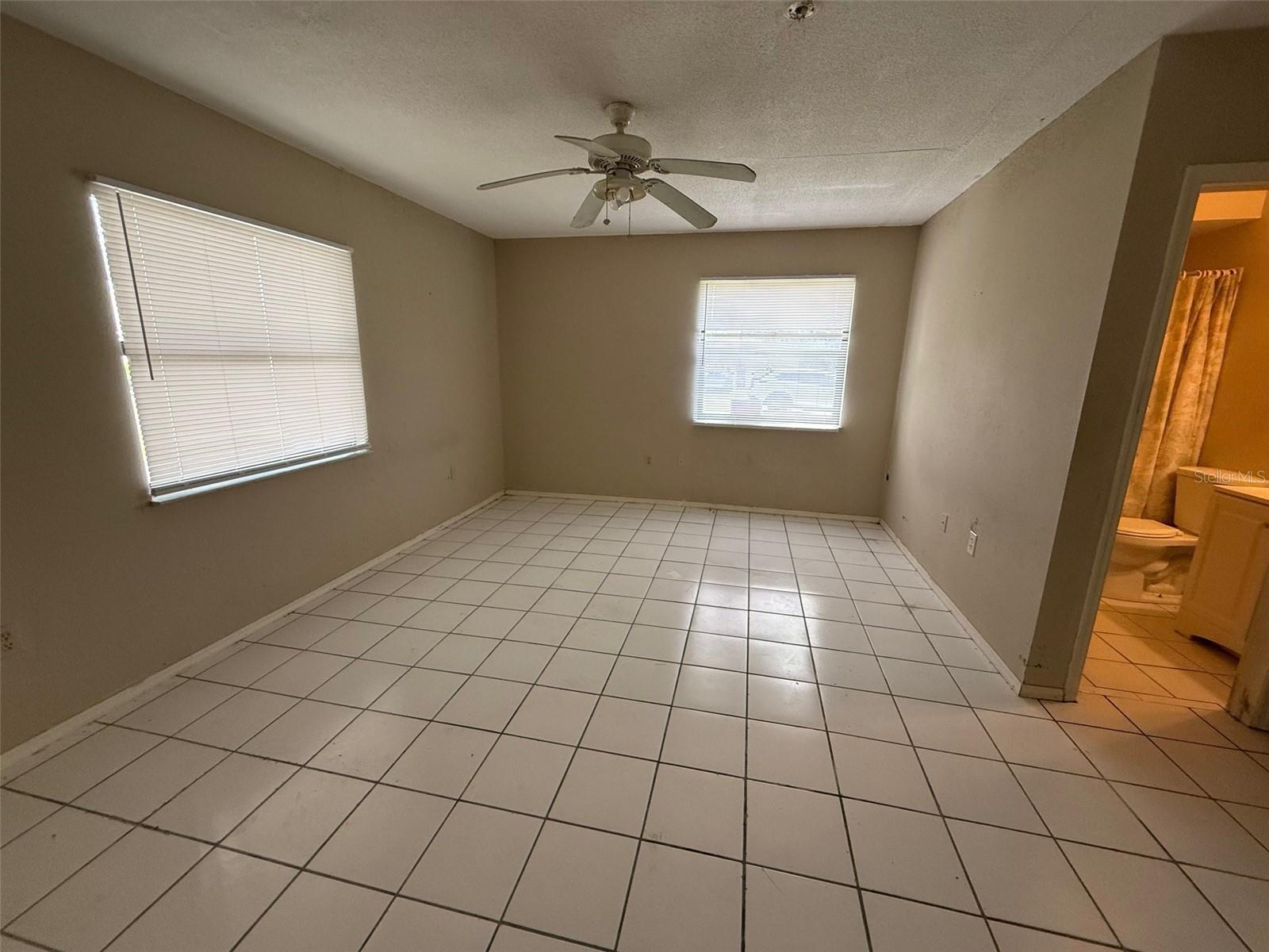 Image 16 of 23 For 10190 Thayer Street