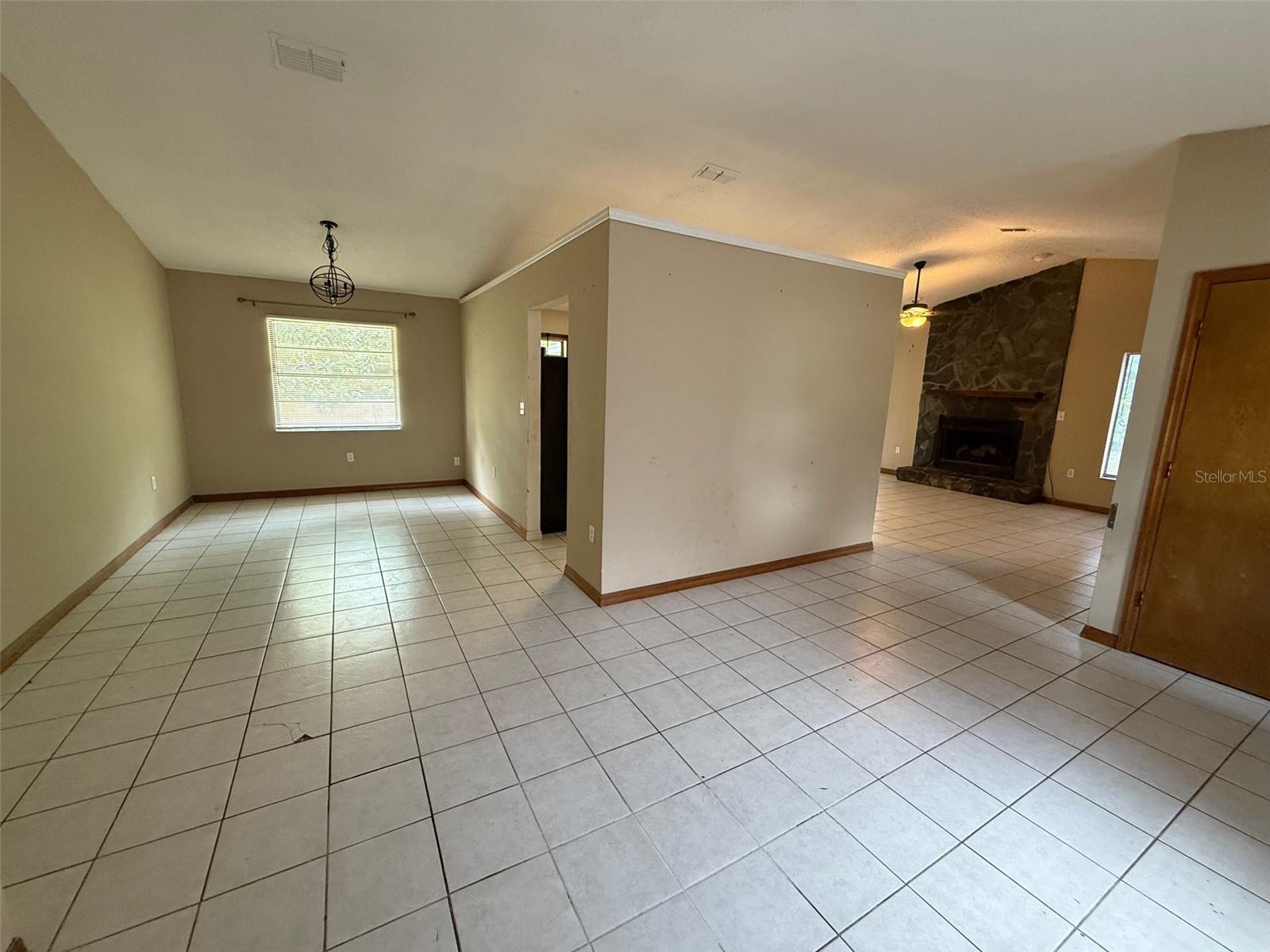 Image 4 of 23 For 10190 Thayer Street