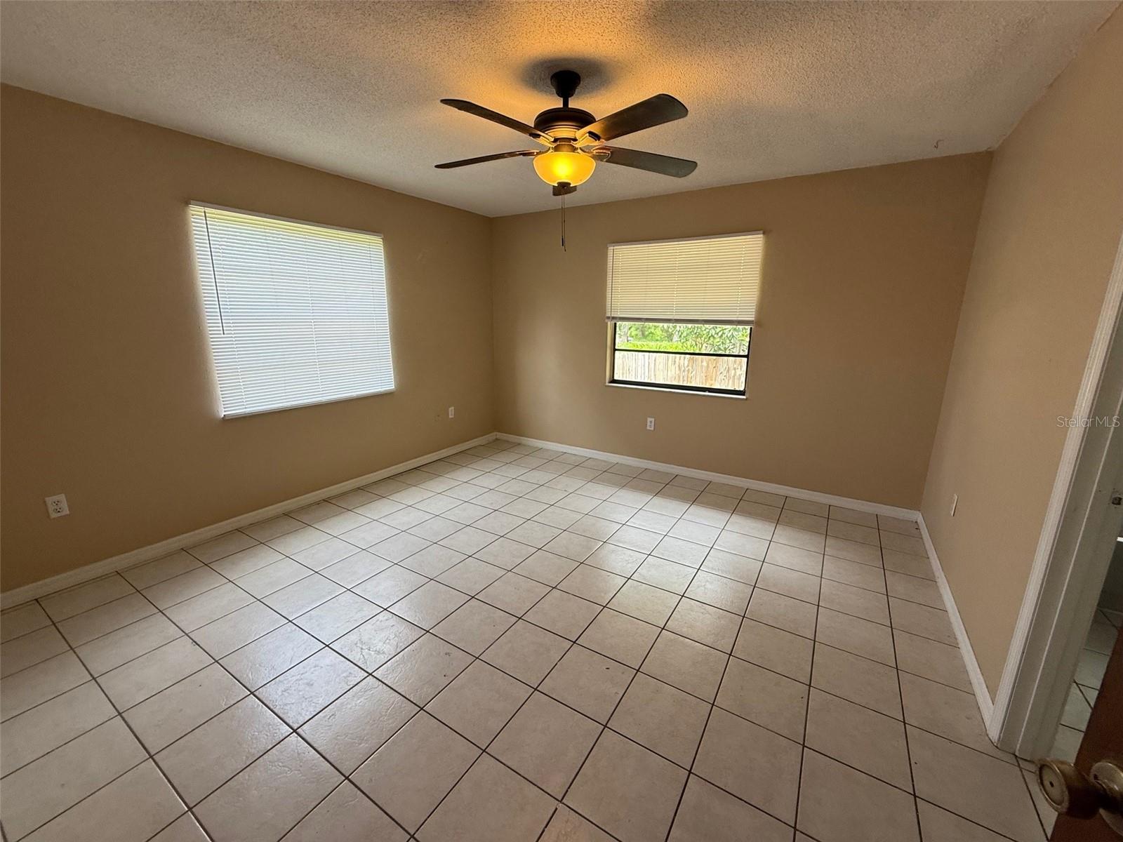 Image 8 of 23 For 10190 Thayer Street