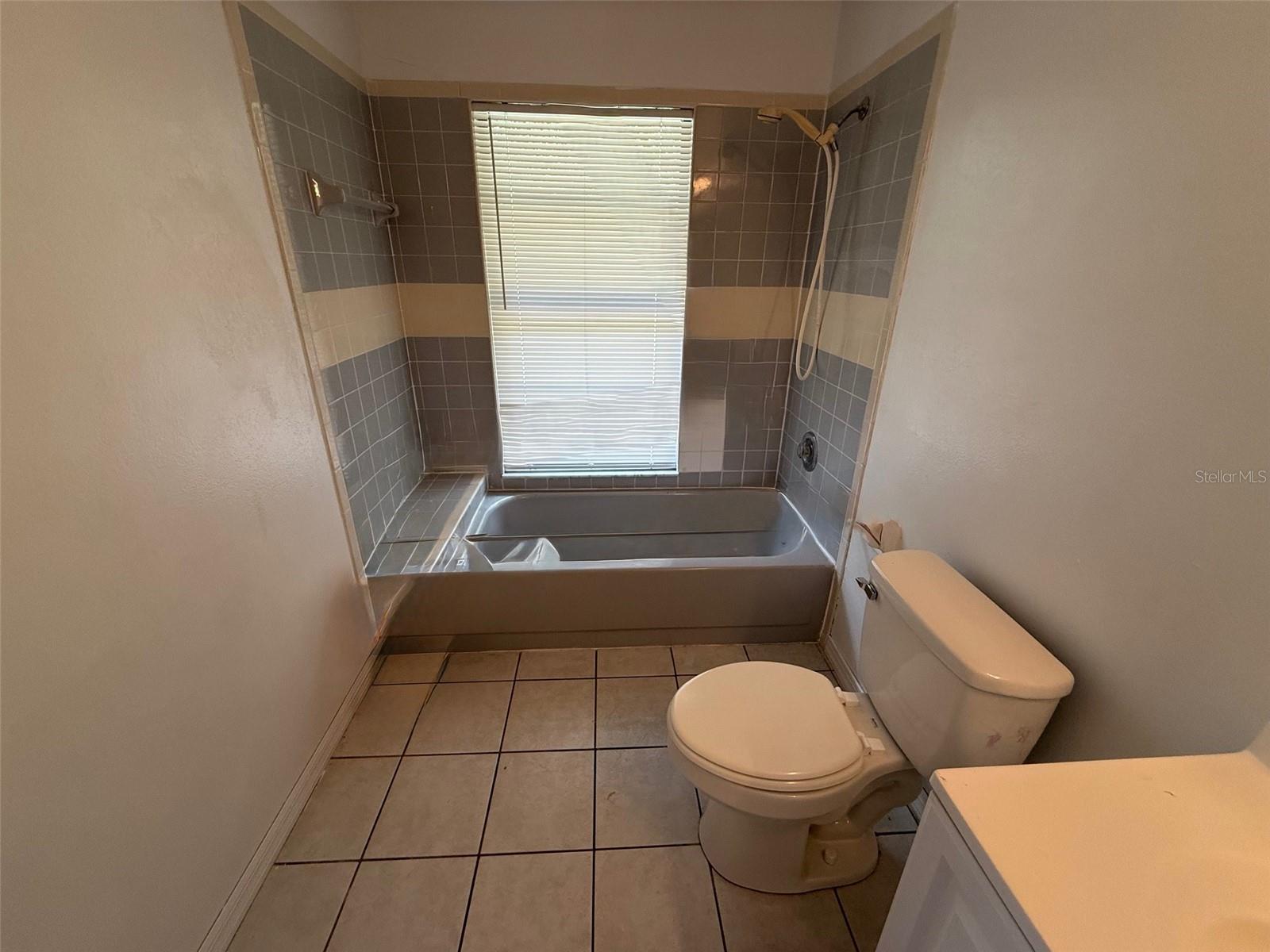 Image 9 of 23 For 10190 Thayer Street