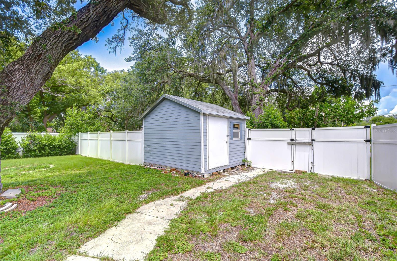 Listing photo id 21 for 5523 Carlton Road