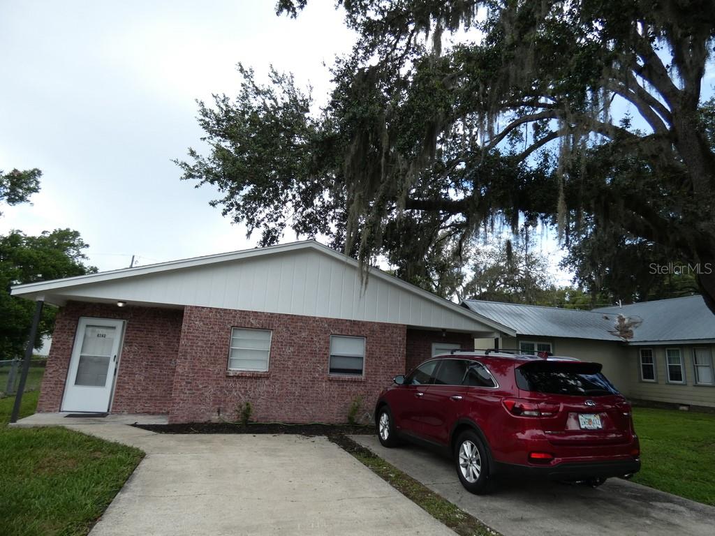 Listing photo id 9 for 4753 6th Street
