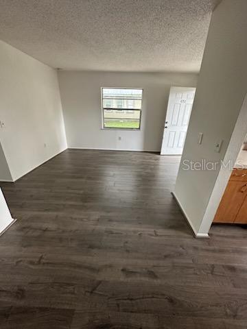 Listing photo id 16 for 4753 6th Street