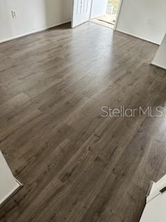 Listing photo id 21 for 4753 6th Street