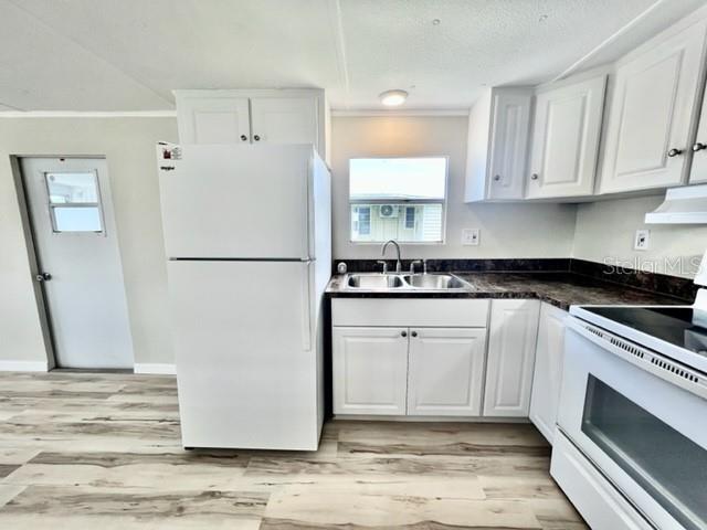 Listing photo id 10 for 10826 Tioga Drive