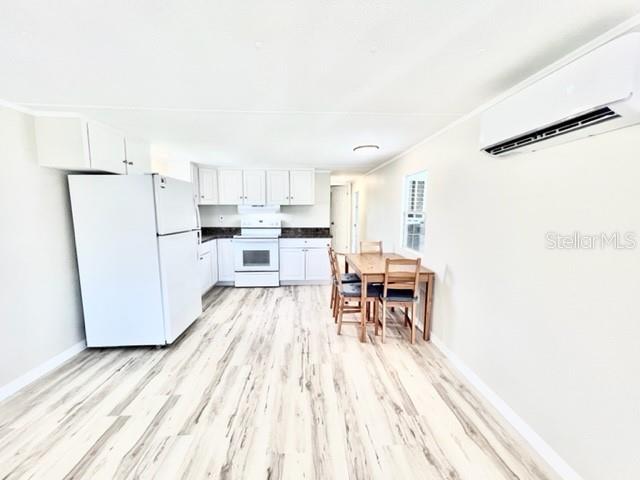 Listing photo id 16 for 10826 Tioga Drive