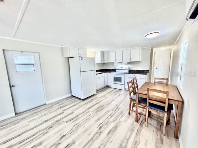 Listing photo id 17 for 10826 Tioga Drive