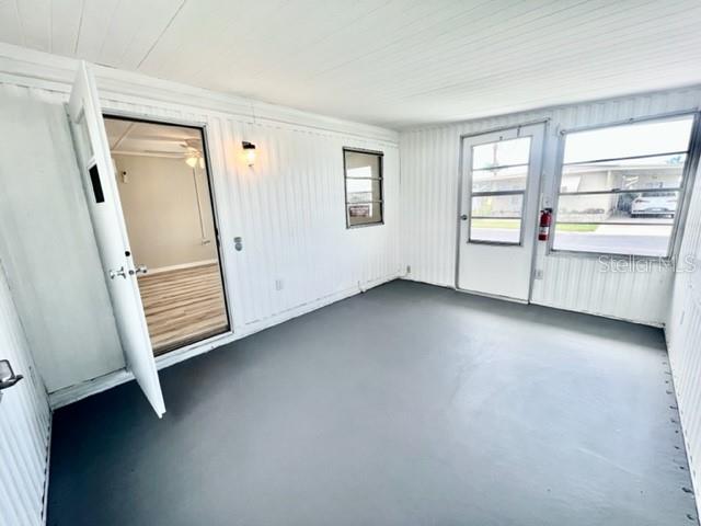 Listing photo id 33 for 10826 Tioga Drive