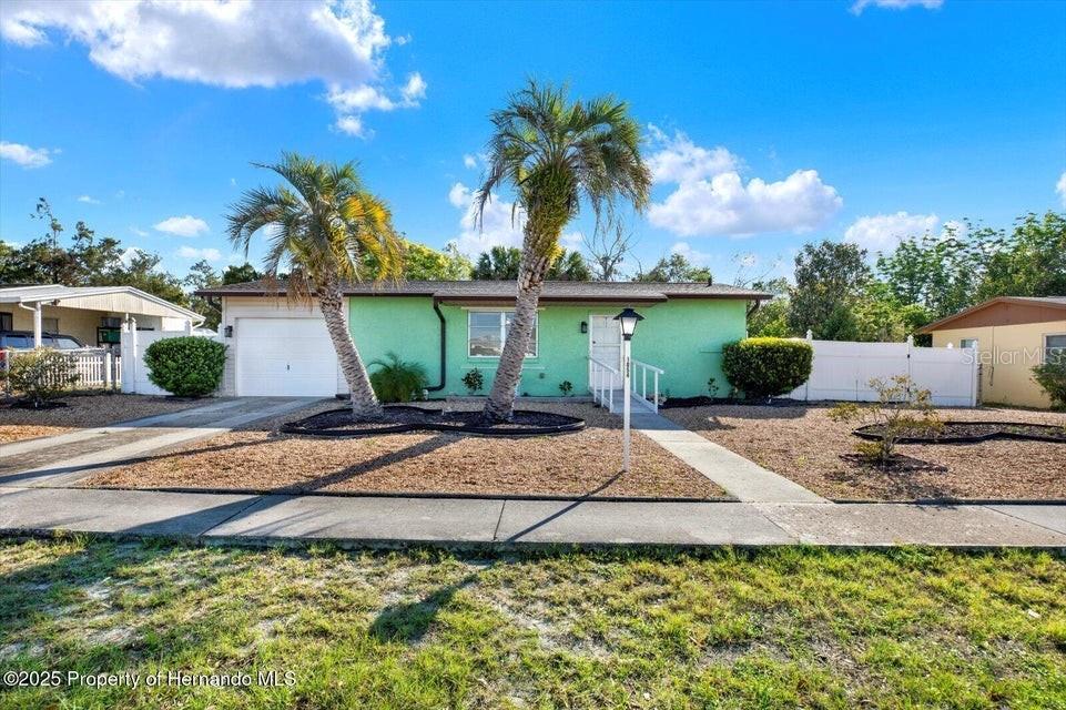 Listing photo id 1 for 1054 Embassy Avenue