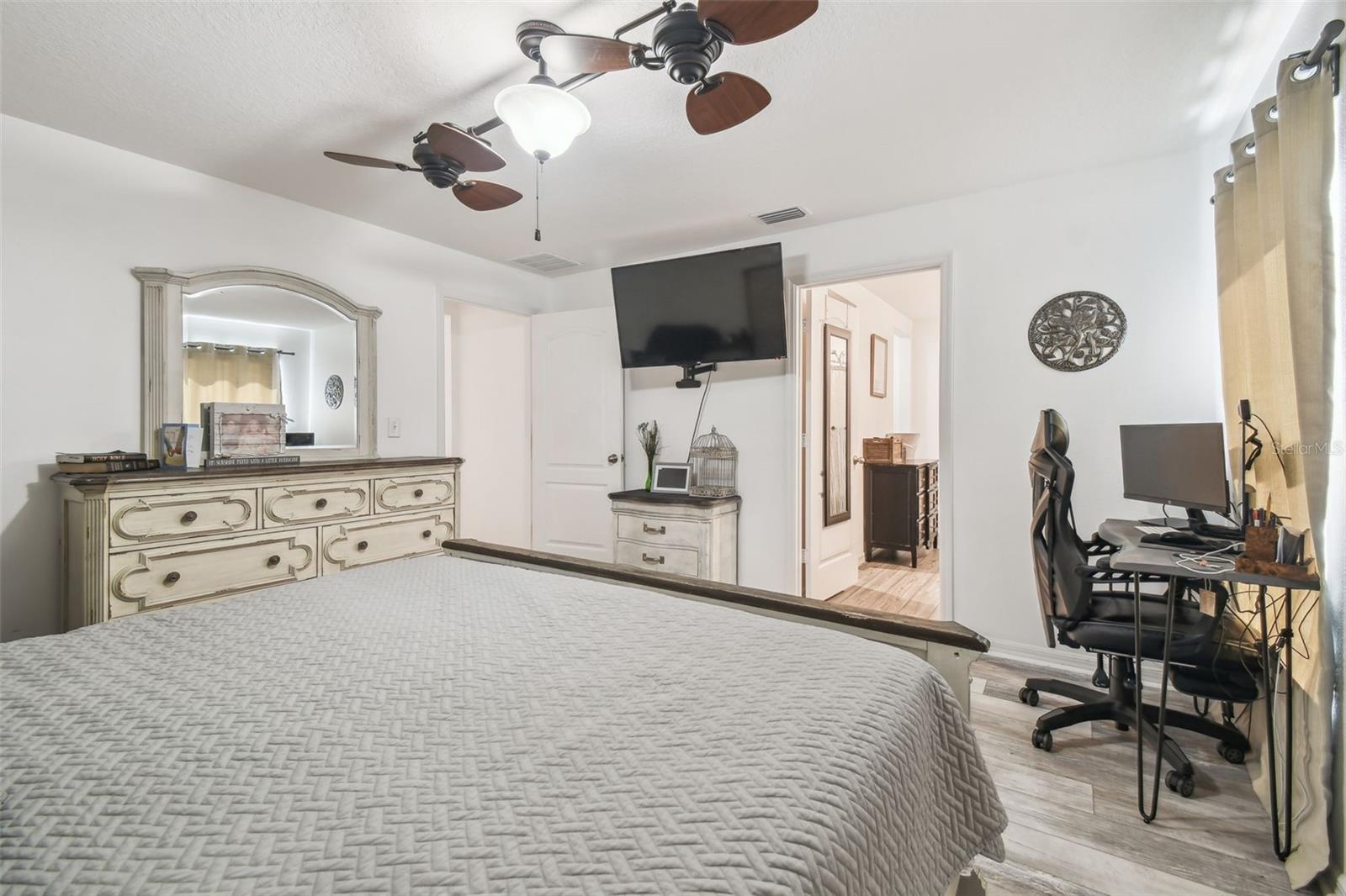 Image 8 of 100 For 8567 Indian Laurel Lane