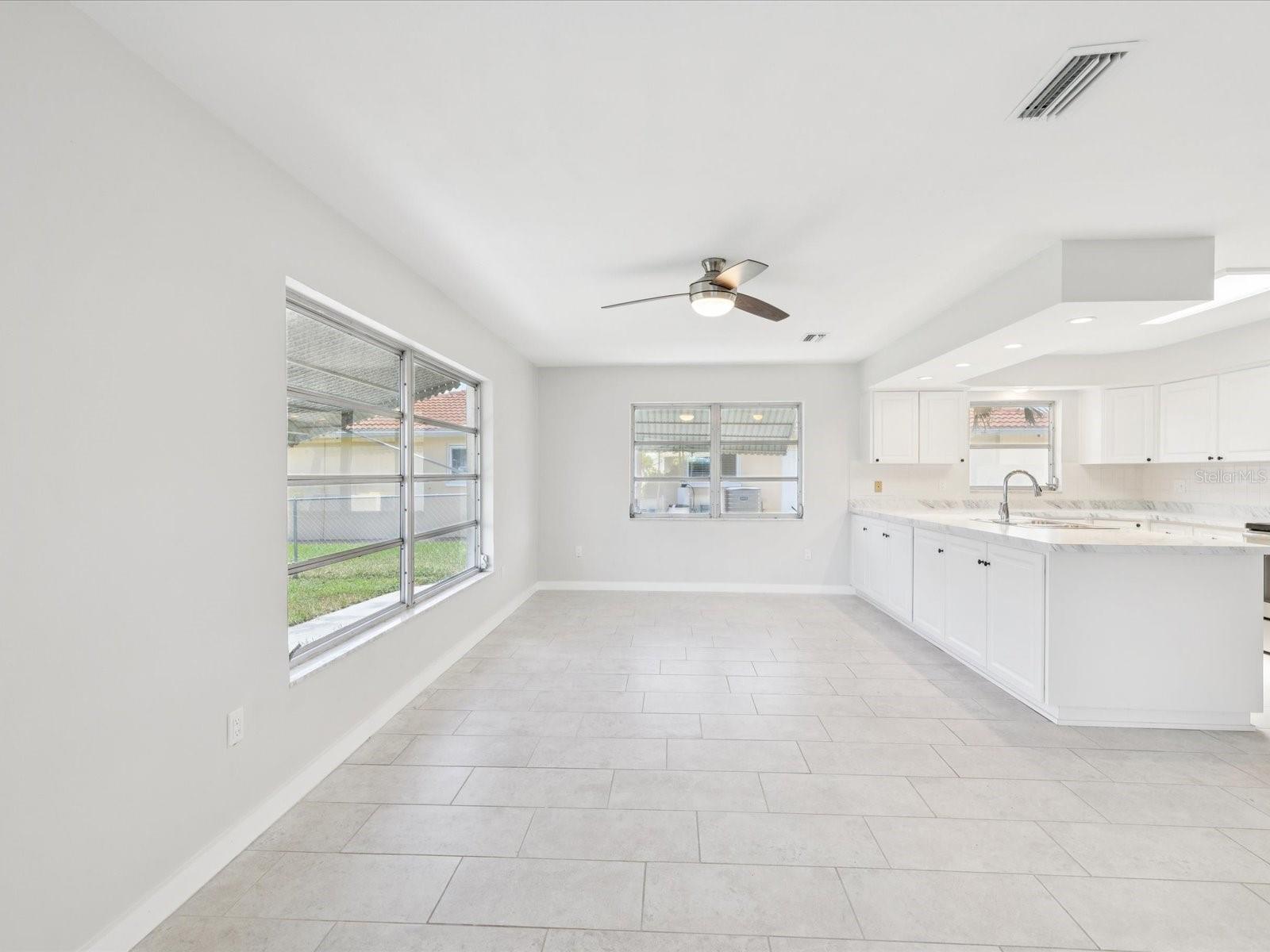 Image 19 of 41 For 4912 Forestay Court