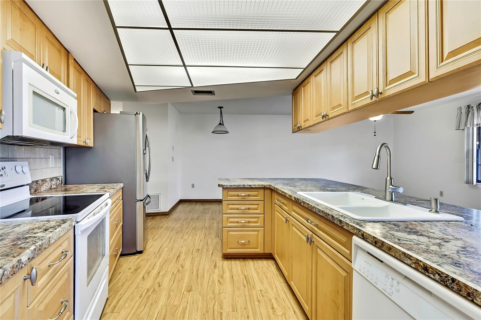 Image 17 of 54 For 3296 Dolin Avenue