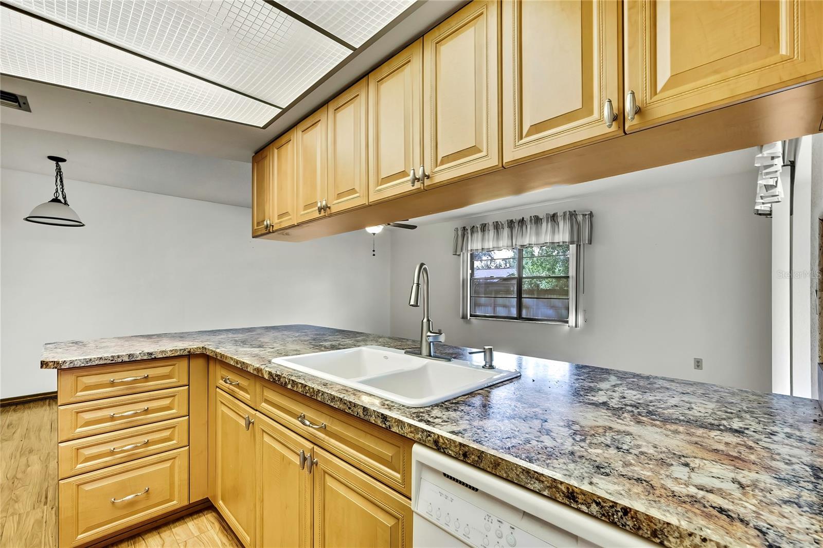 Image 18 of 54 For 3296 Dolin Avenue