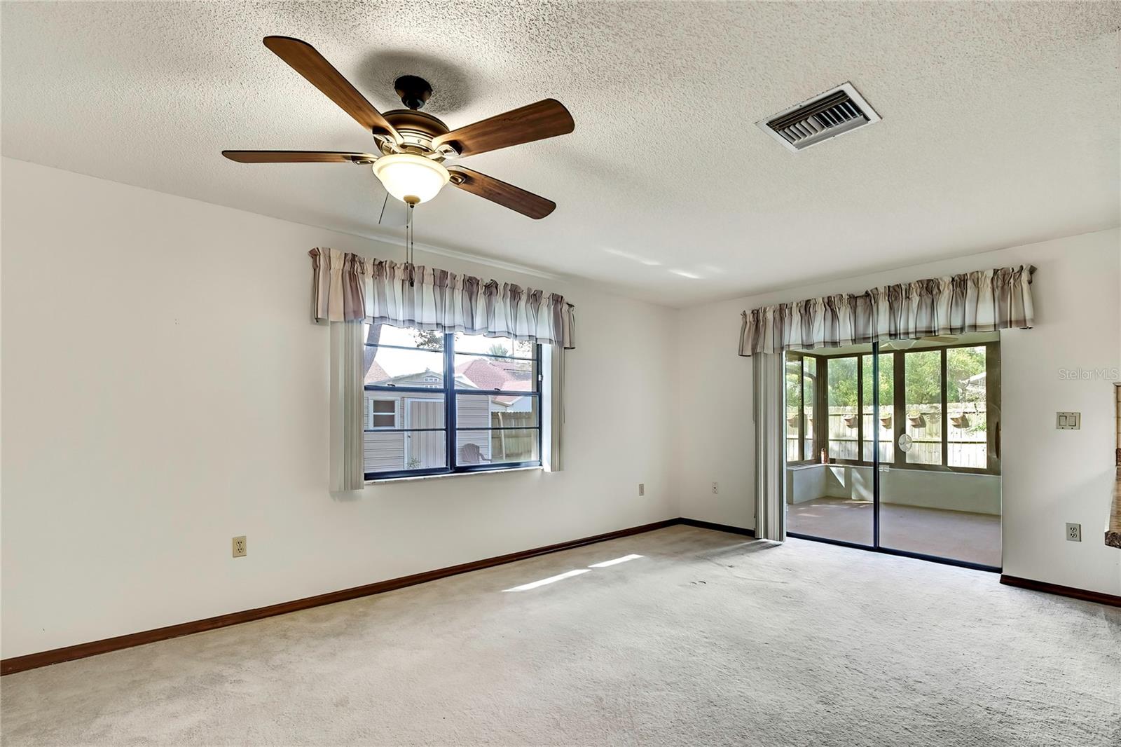Image 22 of 54 For 3296 Dolin Avenue