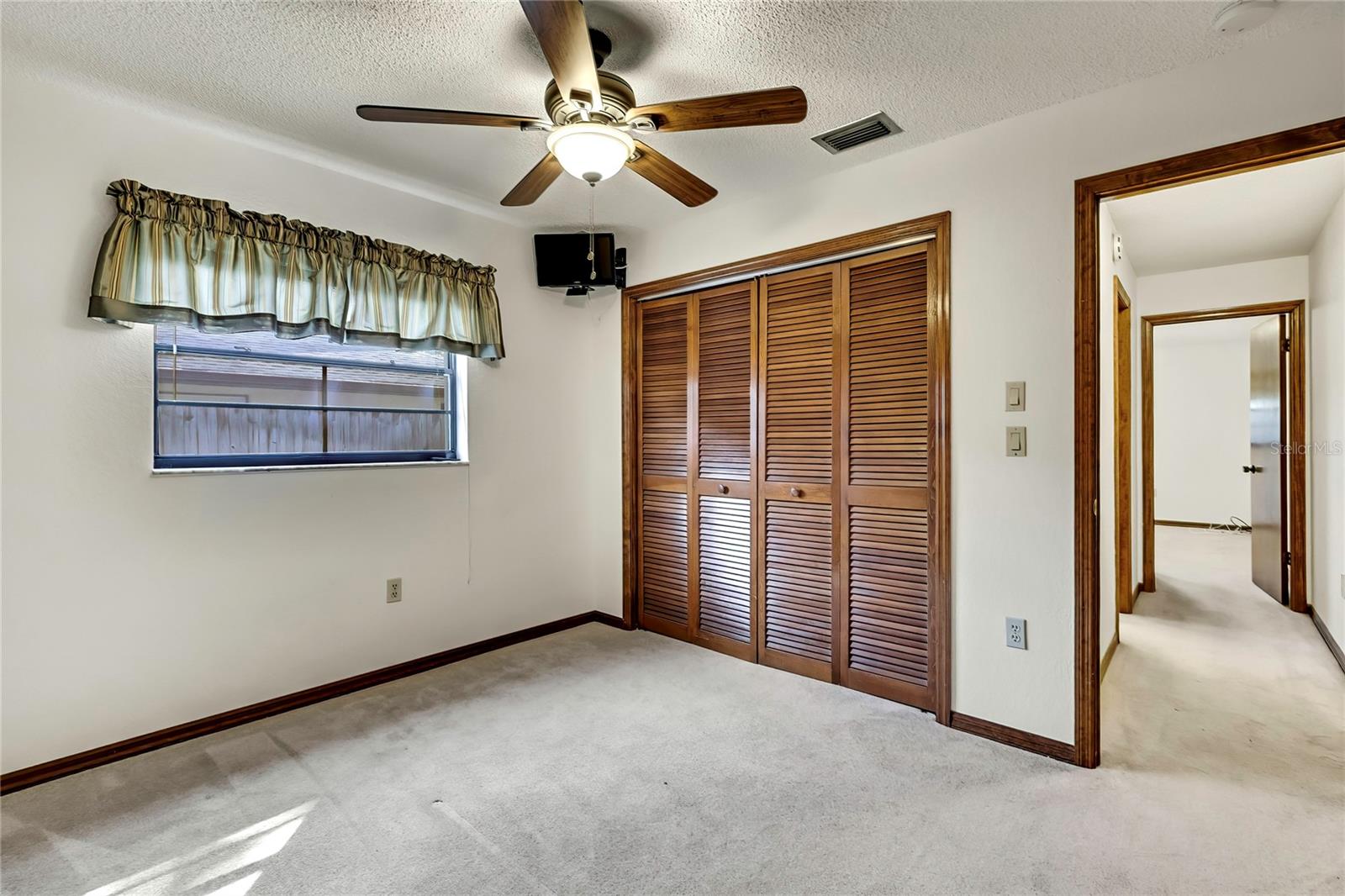 Image 32 of 54 For 3296 Dolin Avenue