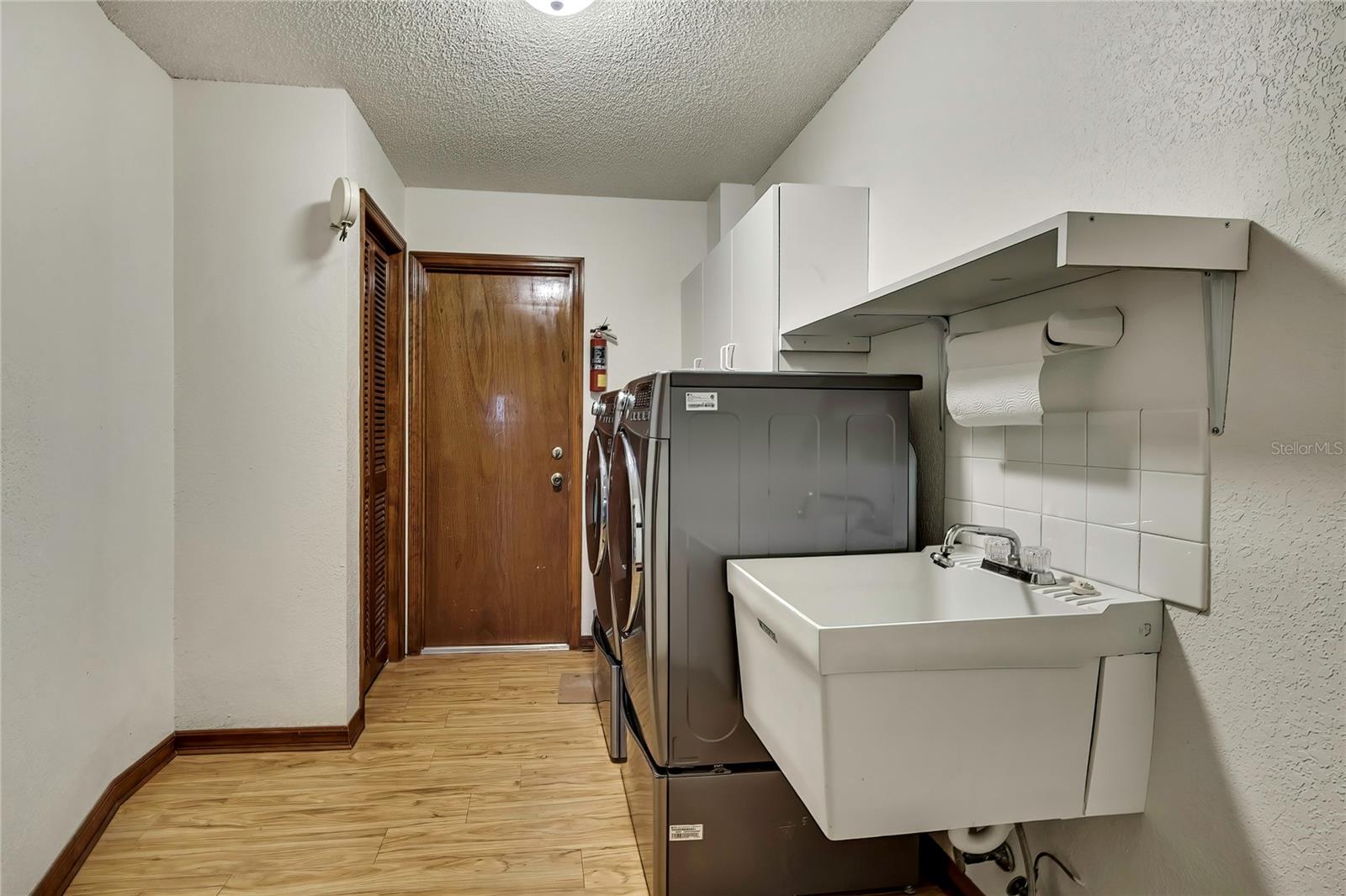 Image 40 of 54 For 3296 Dolin Avenue