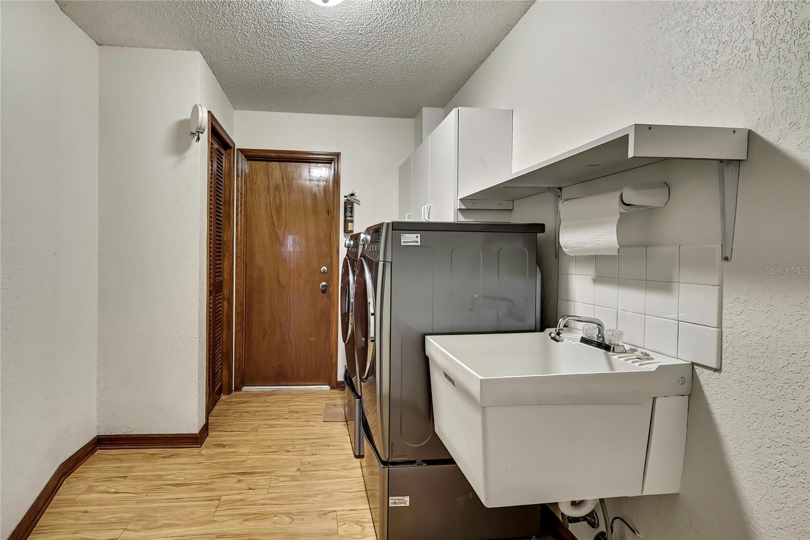 Image 41 of 54 For 3296 Dolin Avenue
